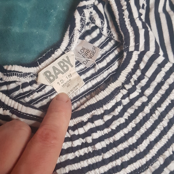 3/$30🌴Romper 12-18m - Picture 3 of 4